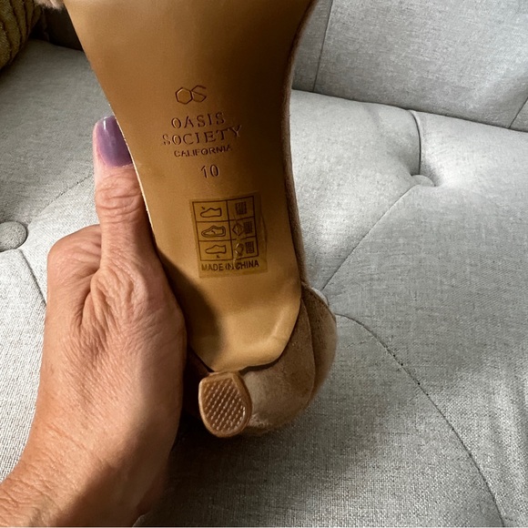 Oasis Society NWOB Hadley Feather Heel SIZE 10 - Picture 7 of 7